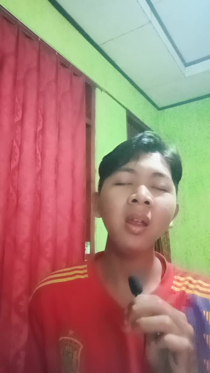 Nama : REYNO WAHYU
Umur  : 18 tahun
Kota Asal : MAGETAN
Judul Lagu: Huwannur