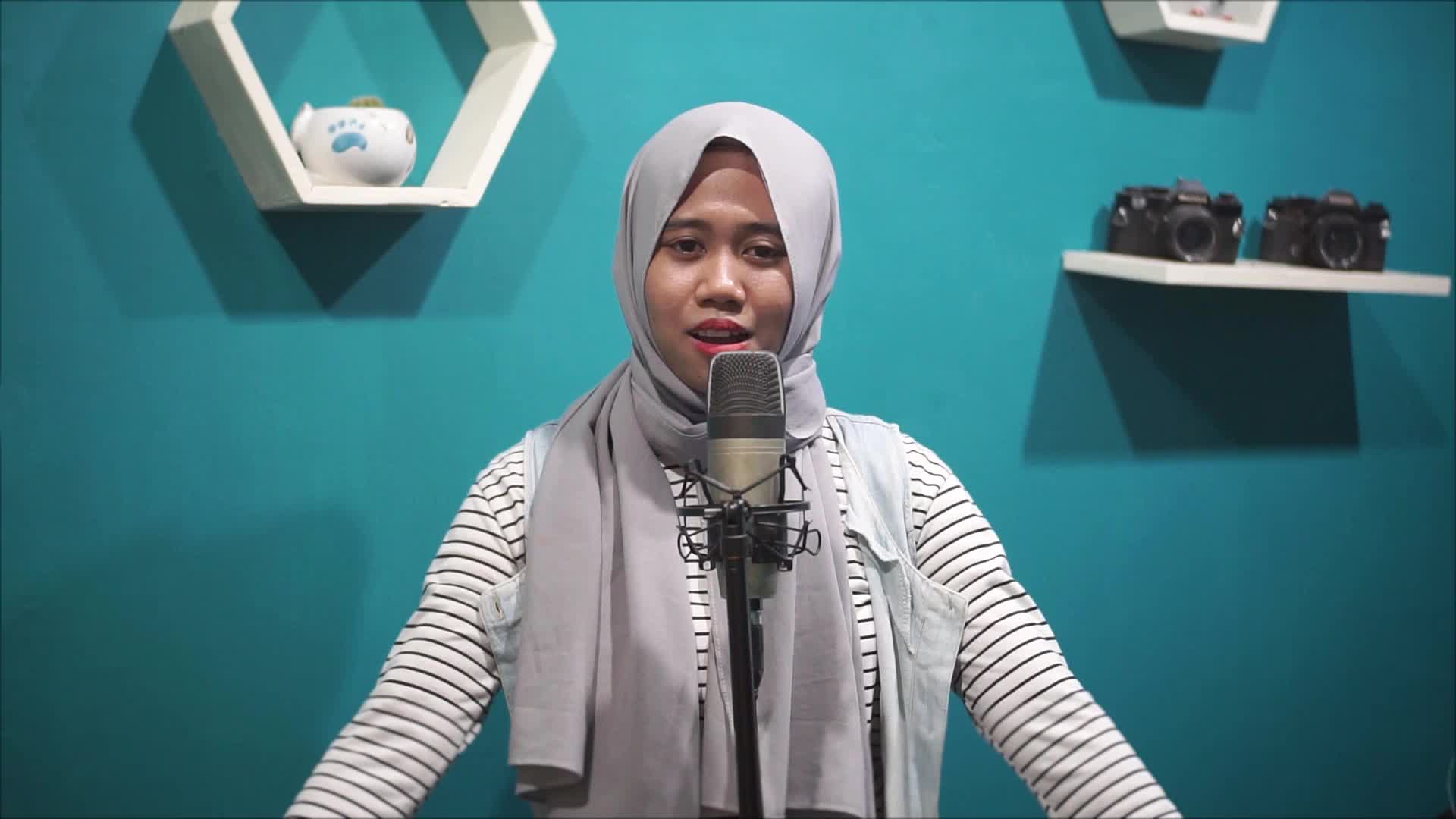 XFI2021 SOLO RUSIYATMI 22 SOLO (SURAKARTA) ANNE MARIE 2002
