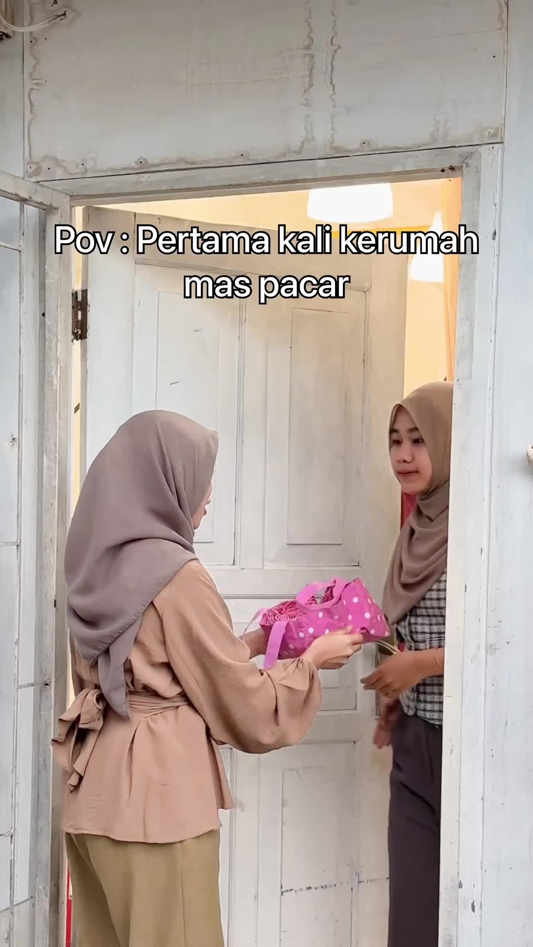 Pengalaman lucu apa pas kerumah mas pacar??