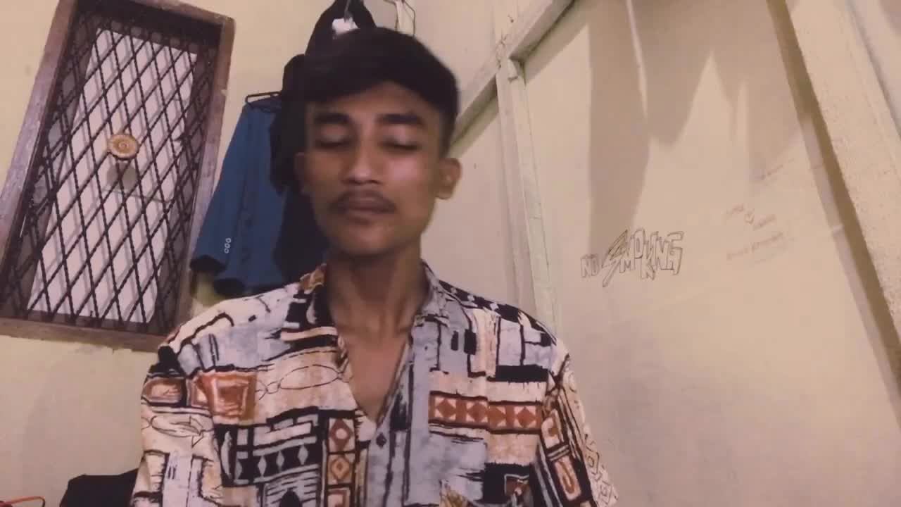 IDOL_XII RIO BINABA 22 TAHUN LUWUK BANGGAI RUMAH SINGGAH