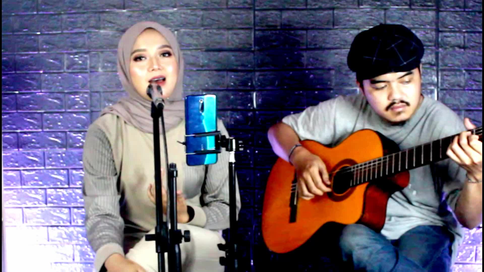 melawan restu - mahalini (cover) versi cengkok sunda. mohon maaf karna lagi sedikit gak enak badan jadi kurang maksimal. semoga menghibur.