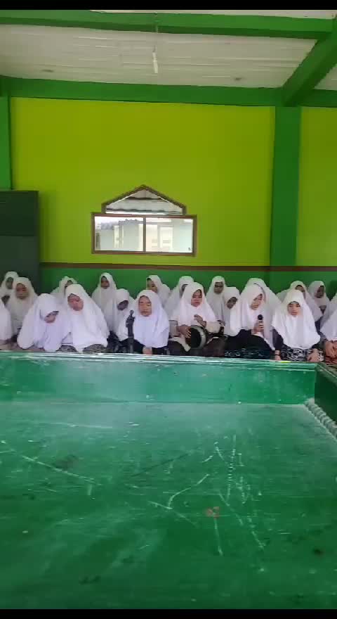 kreativitas anak santri menghapal hapalan dengan di riringi dumbuk,  semangat santri NU alhikmah nangerang