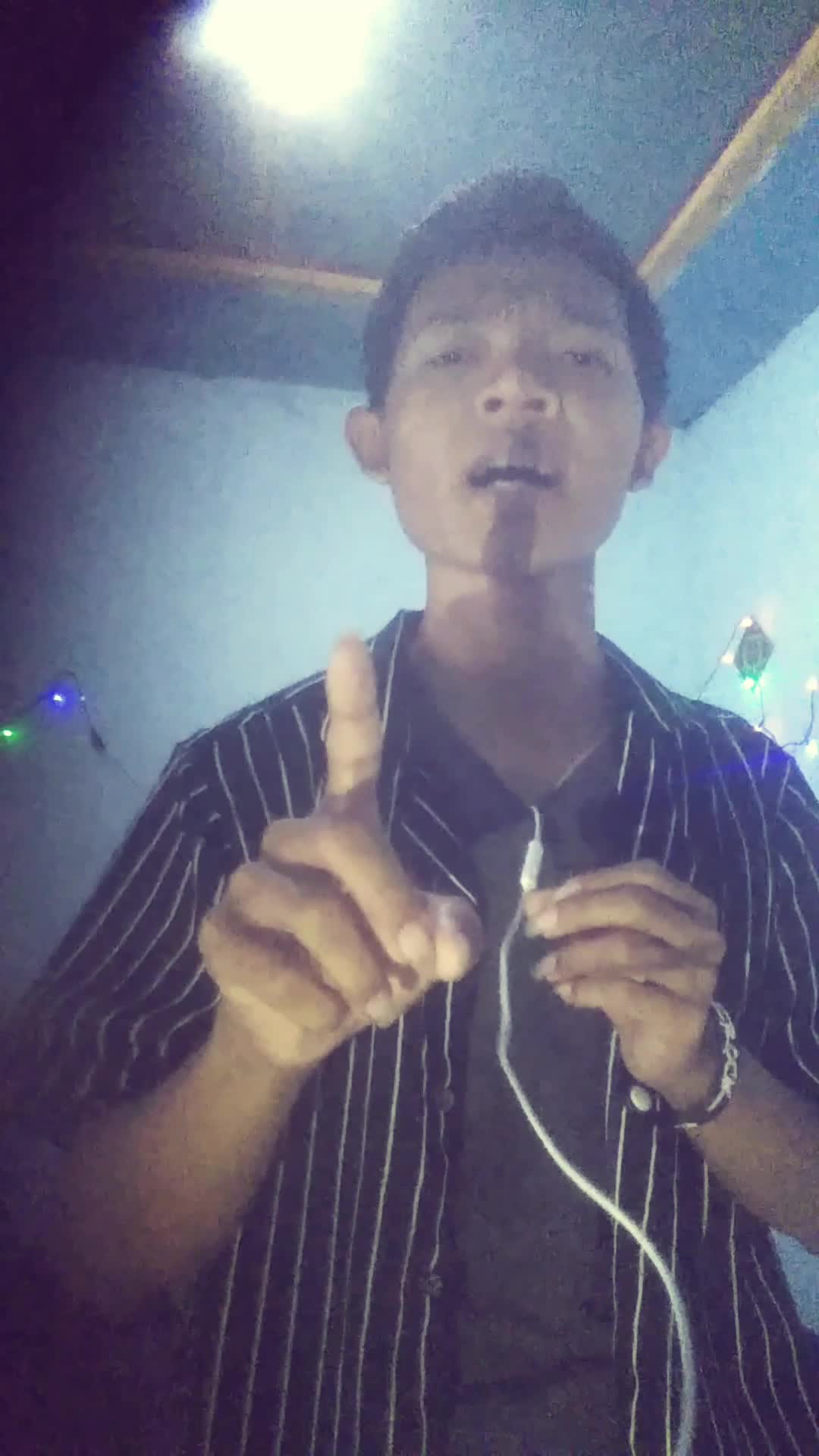 bismillah salam semua, Lagu yg saya bawakan ini berjudul MENGEJAR BADAI, jangan lupa vote gratis🙏#OnlineAuditionRisingStarIndonesiaDangdut.