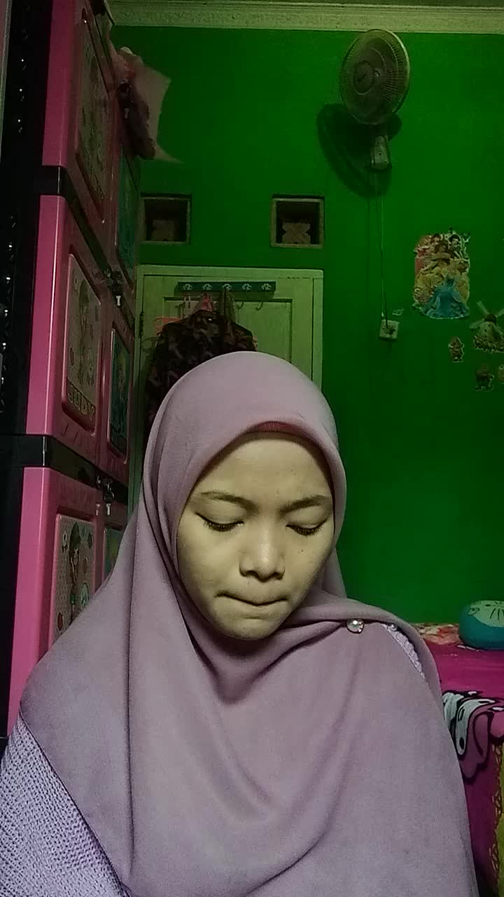 Nama : Fitria handayani (Tangerang 17thn)