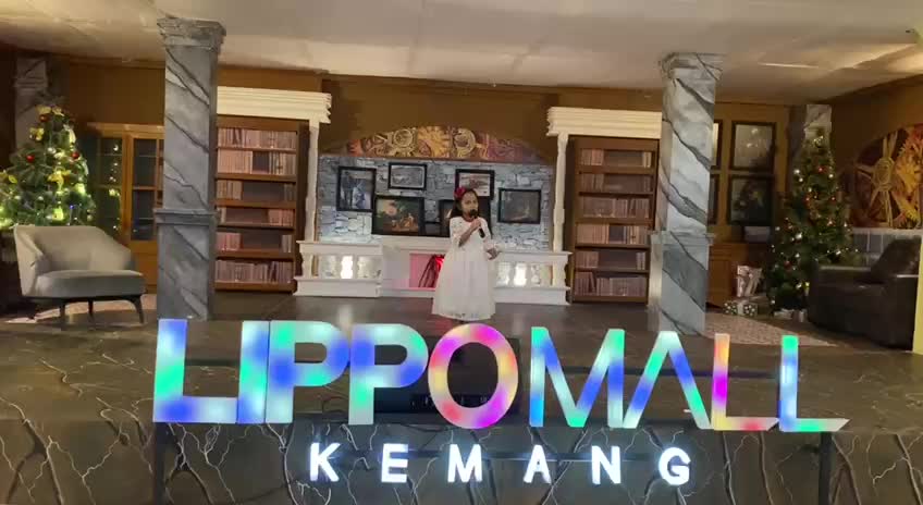 AMAZING Teresa 8th sing holly Night . instagram@teresa_sylviliana, youtube@TeresaOfficial17, tiktok@teresasylviliana, facebook@Teresa Sylvil