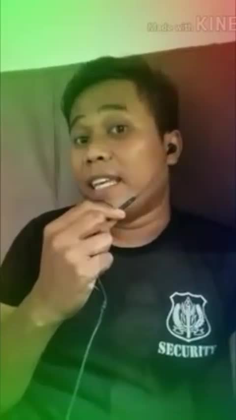 satpam aneh saingan Gilang Dirga nih...