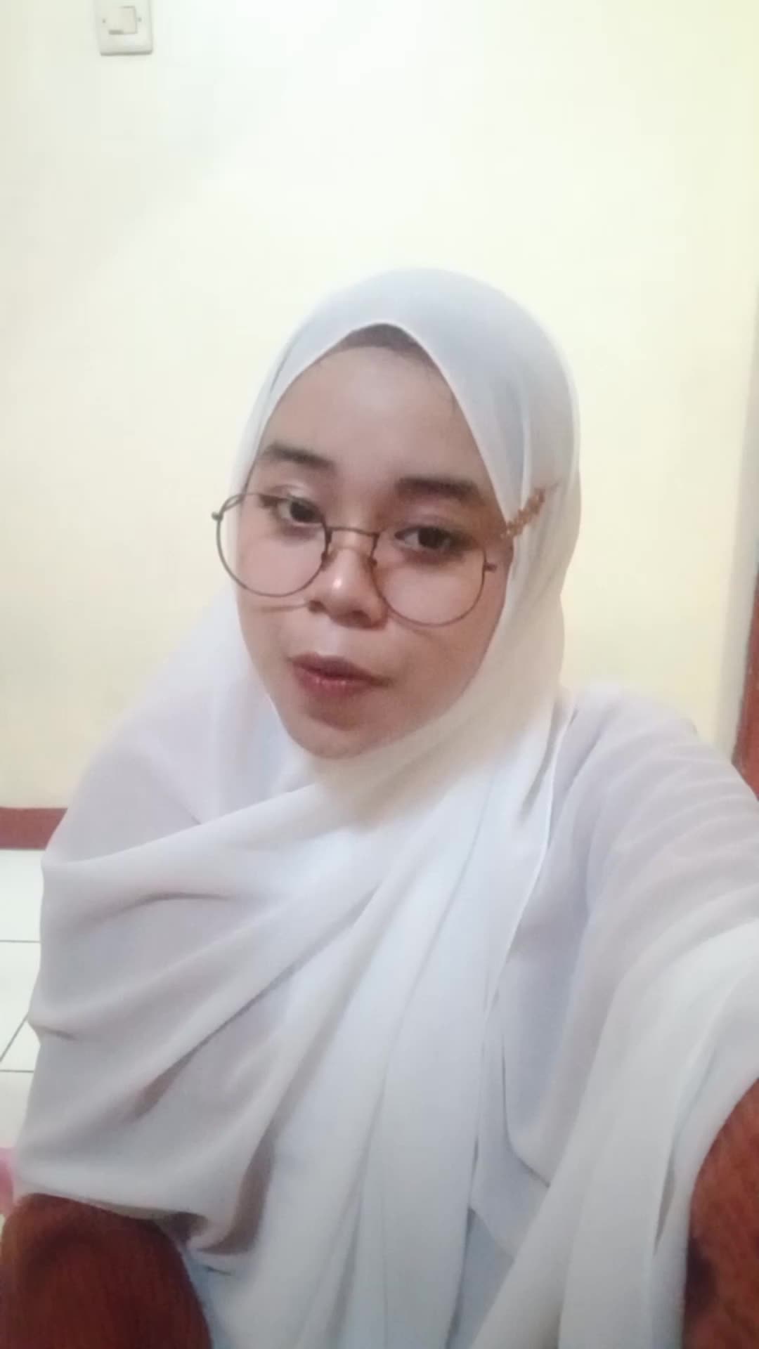 Assalamu'alaikum , saya Tia Monica , 20 thn , Bandung , Jawa Barat . LAW KANA BAINANAL HABIB , Allahumma sholli 'ala sayyidina Muhammad 🤲