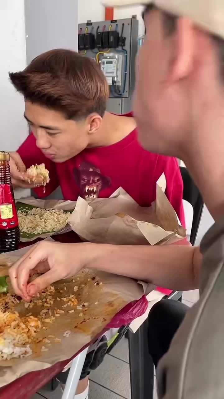 Sekte Baru Makan Nasi Padang