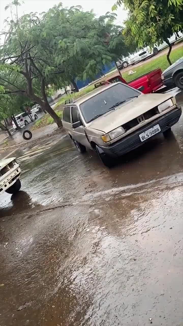 Kok Mobilnya Kek?