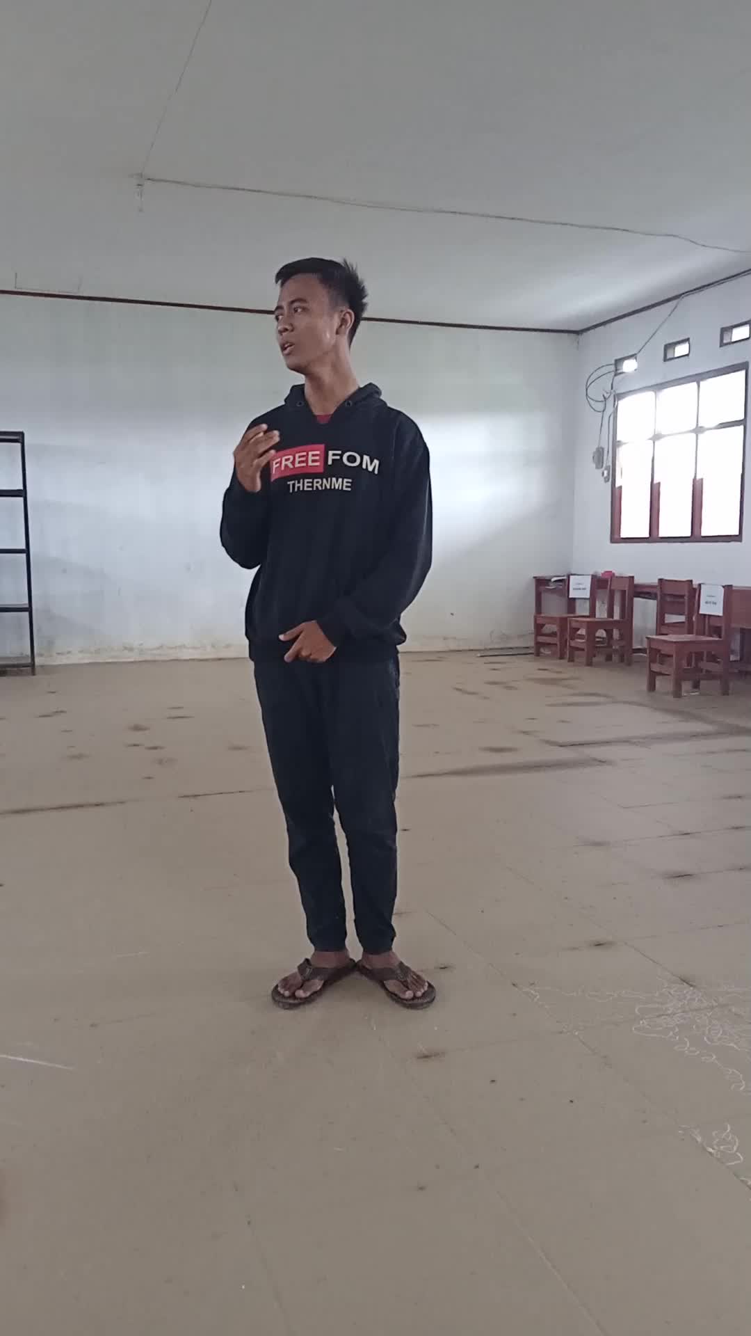 Saya Rizki dari bekasi usia saya 17 thn,motivasi ikut RSID karna ingin mewujudkan cita2 ortu saya. #OnlineAuditionRisingStarIndonesiaDangdut