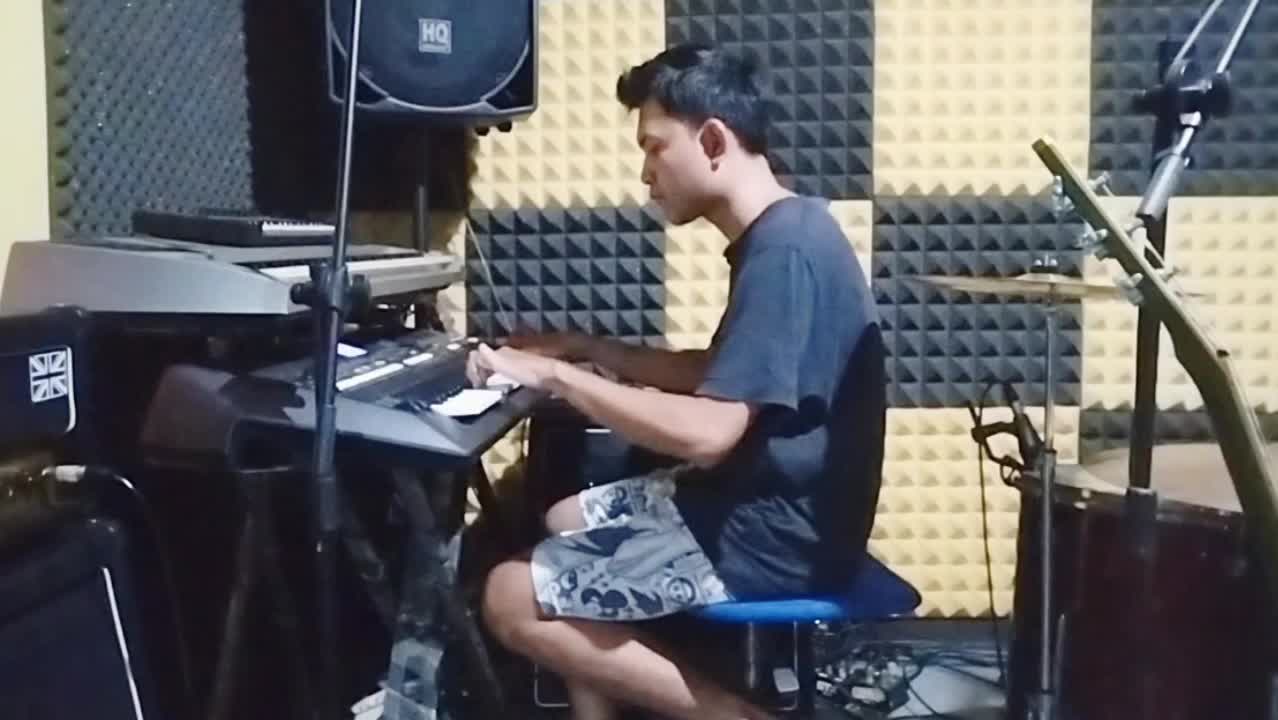 Instumen Musik Keyboard