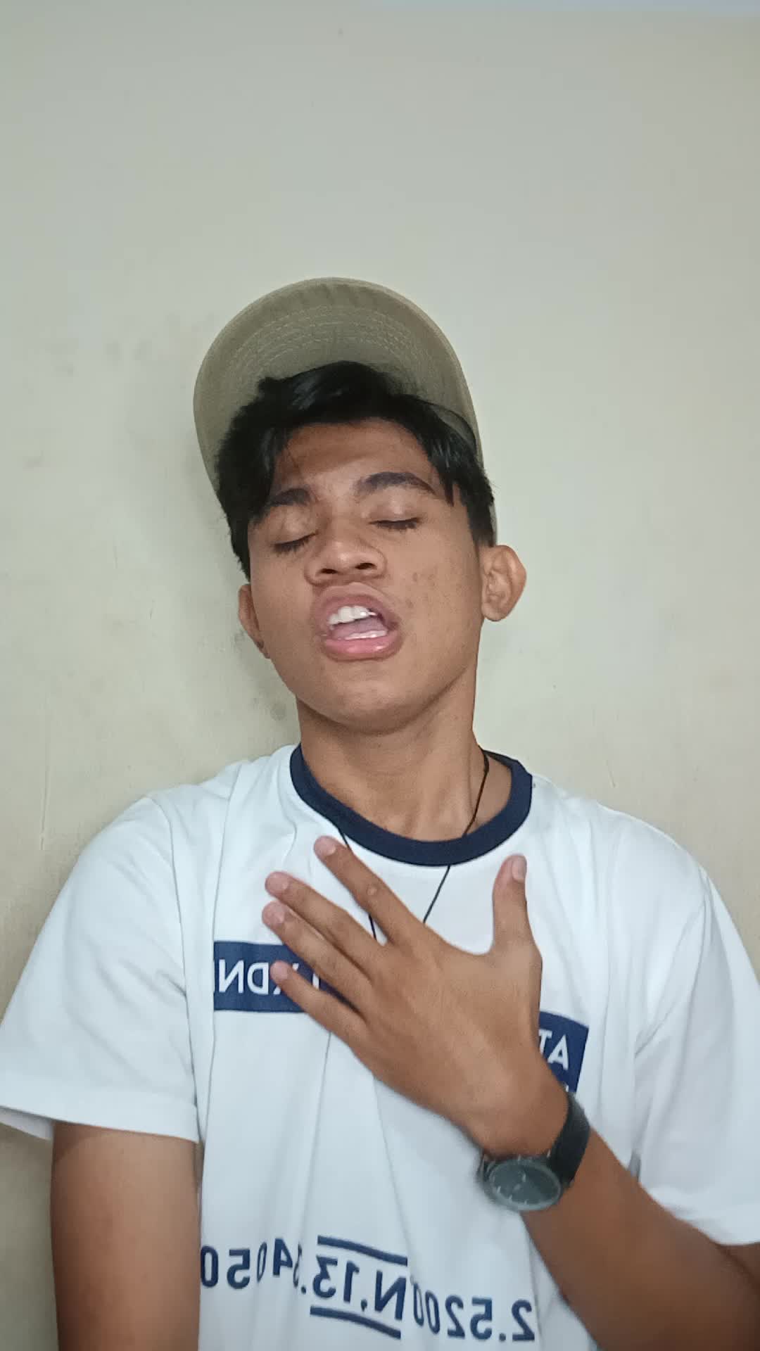 nama: Javier hanas (18th). asal : kupang (Nusa Tenggara Timur) jalan pulang (willy sopacua).