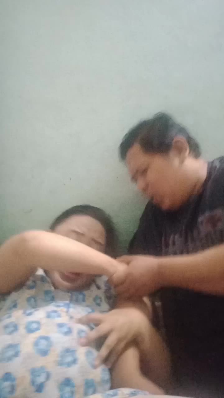 Andin melahirkan....