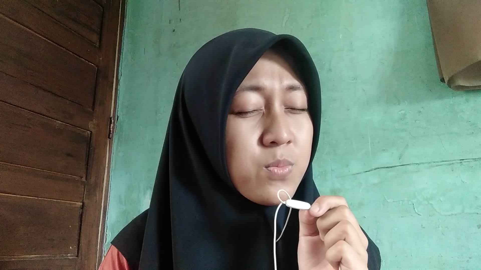 Adisti Maharani Putri _19 Tahun_Pekanbaru_TUNTUNKU KEPADAMU
Bismillah, saya coba ikut audisi Voice of Ramadhan. Mohon dukungannya semua🙏