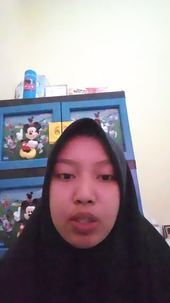 assalamu'alaikum Nama saya Ai Papat Fathimah...umur 19 tahun saya mau melantunkn sholawat berjudul "shalallahu'alamuhammad"