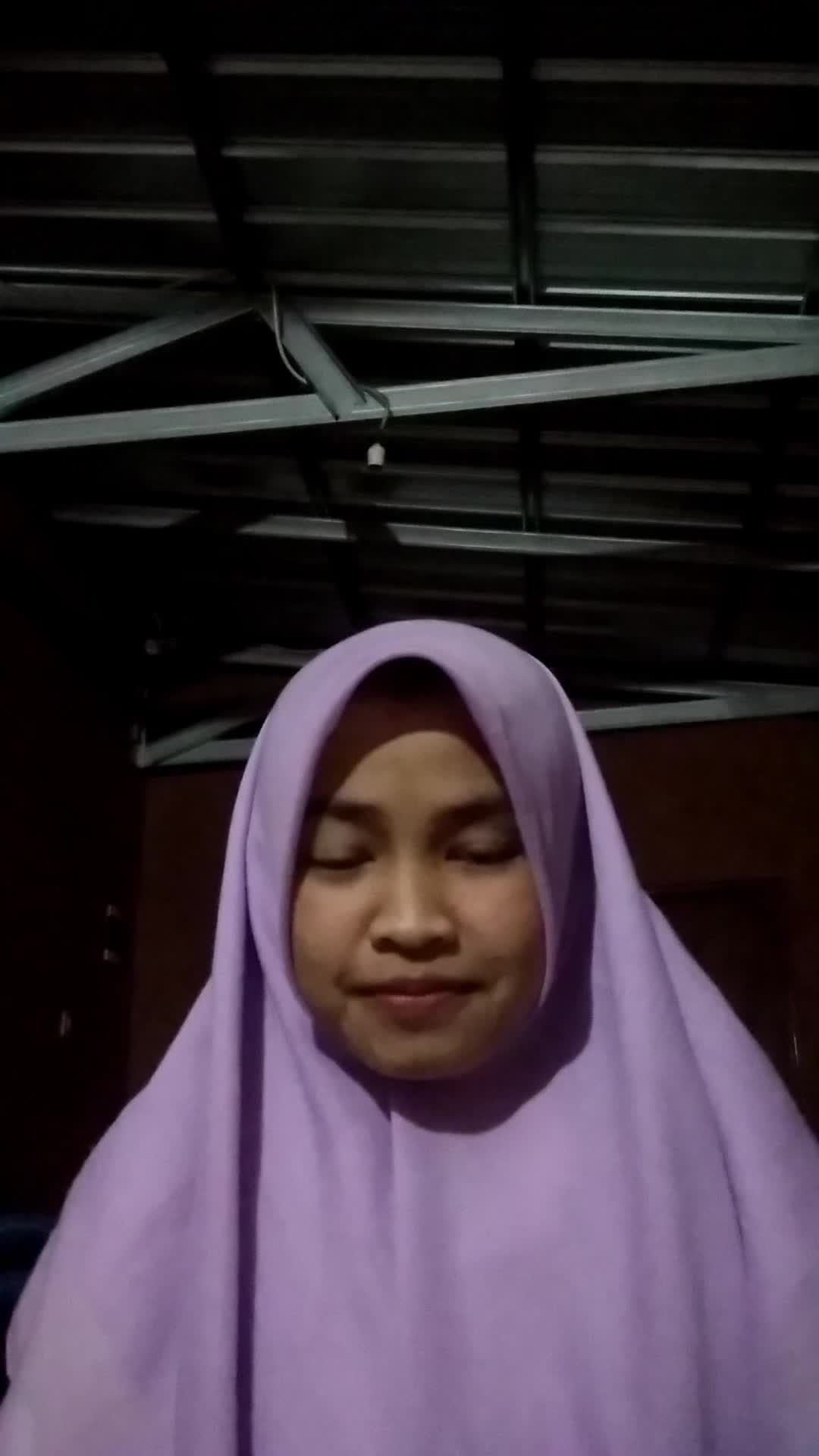 Nama saya Adetia Putri, Asal dari Kec. Bumijawa Kab. Tegal, Saya menyanyikan lagu Allah Allah Aghisna, Bismillah.