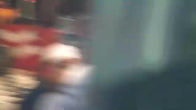 nyanyi di cafe..tidak tau nya ada yang nyuting diam diam semoga bisa  nyanyi di panggung besar ..AFENDI MADURA BANGKALAN#ONLINERII