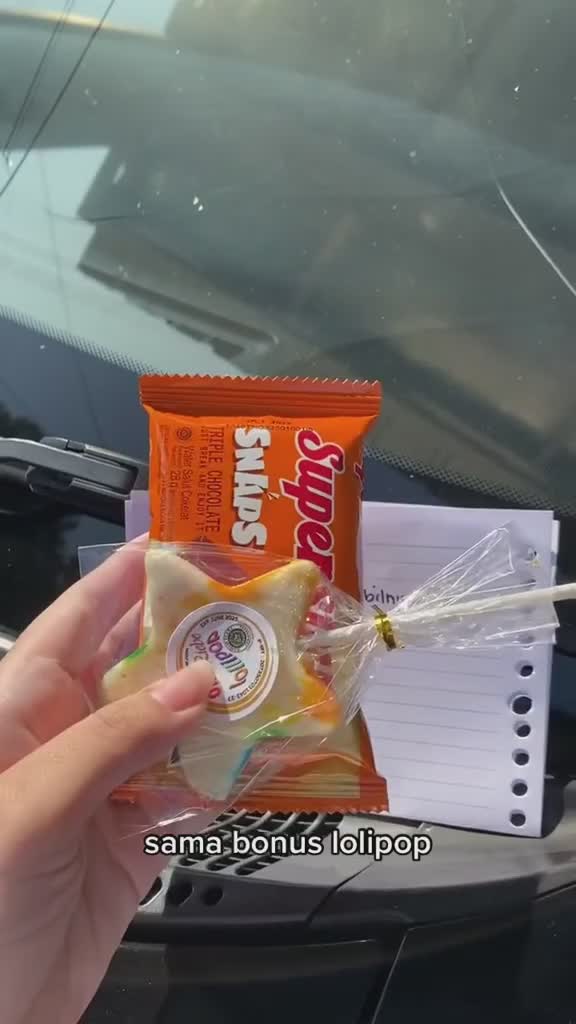 So sweet sih, tapi coklatnya apa ga dikit banget!? 😭
