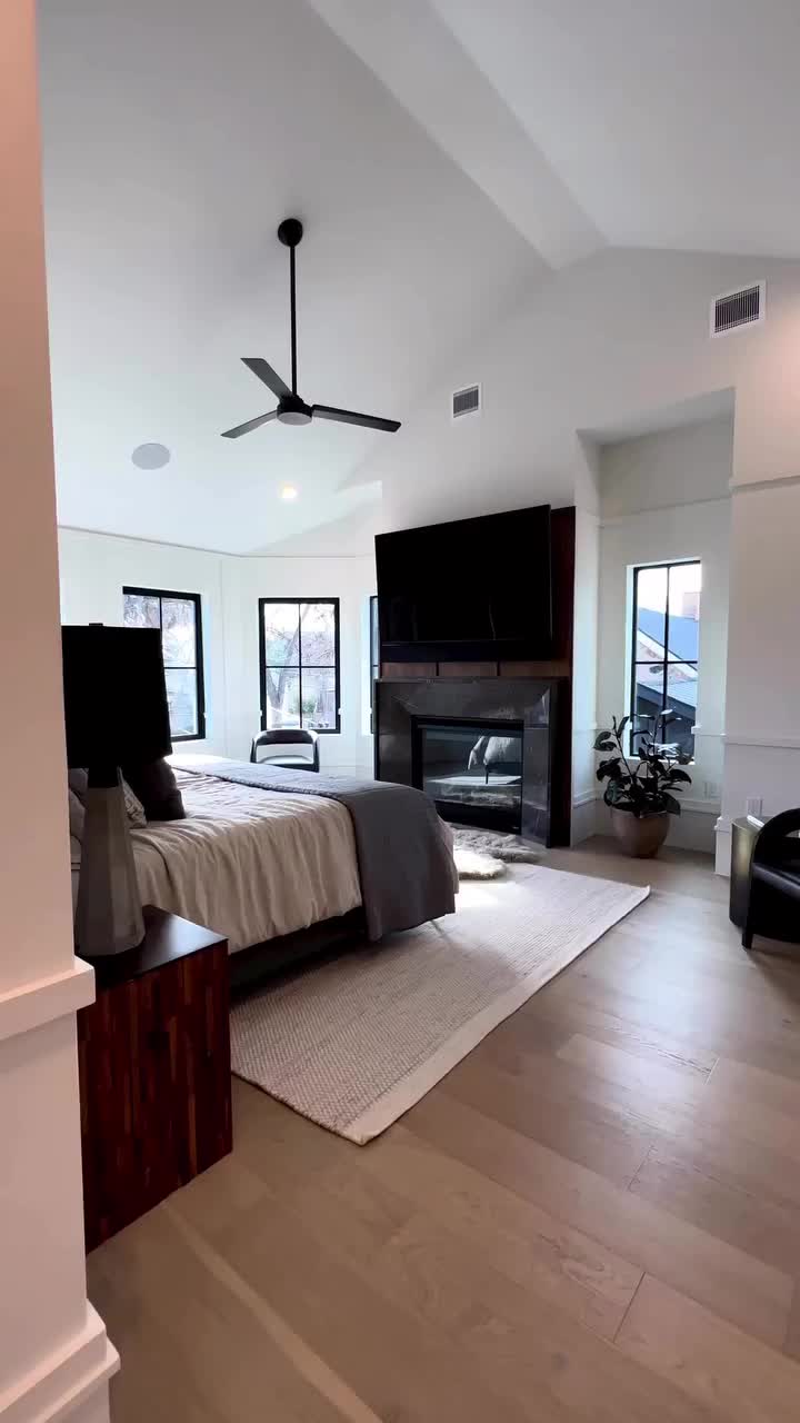 Rumah tema hitam ini bagus banget ya😍