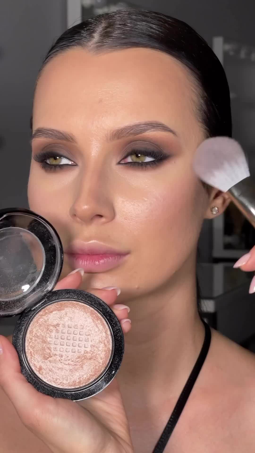 Tutorial bikin smokey eye
