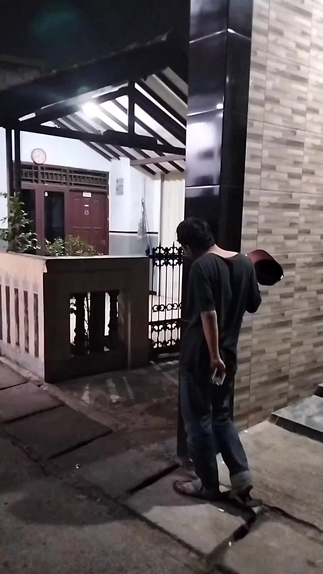 suara kagetnya kocak beud