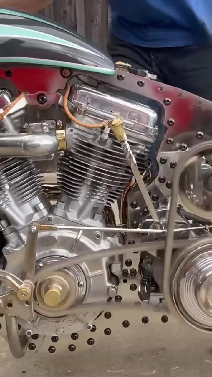 motor apa nih? staternya diputer dulu