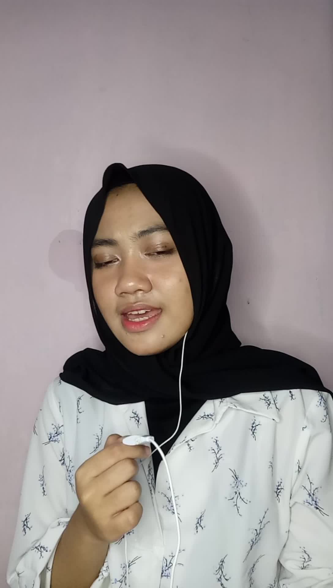 XFI2021 SOLO Hanny Novita 17 Tahun Depok | Just a friend to you - Meghan Trainor | Price tag - Jessie J