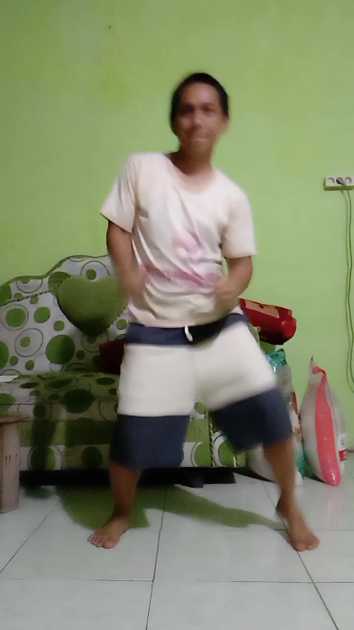 nama Toni usman alamat kampung selang jati RT 02 RW 03 desa wanajaya kec Cibitung Bekasi