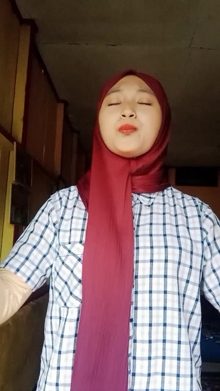 TINBS Anggi Febrianti Asal daerah Aceh benermeriah 20 tahun Judul lagu BIARLAH MERANA
