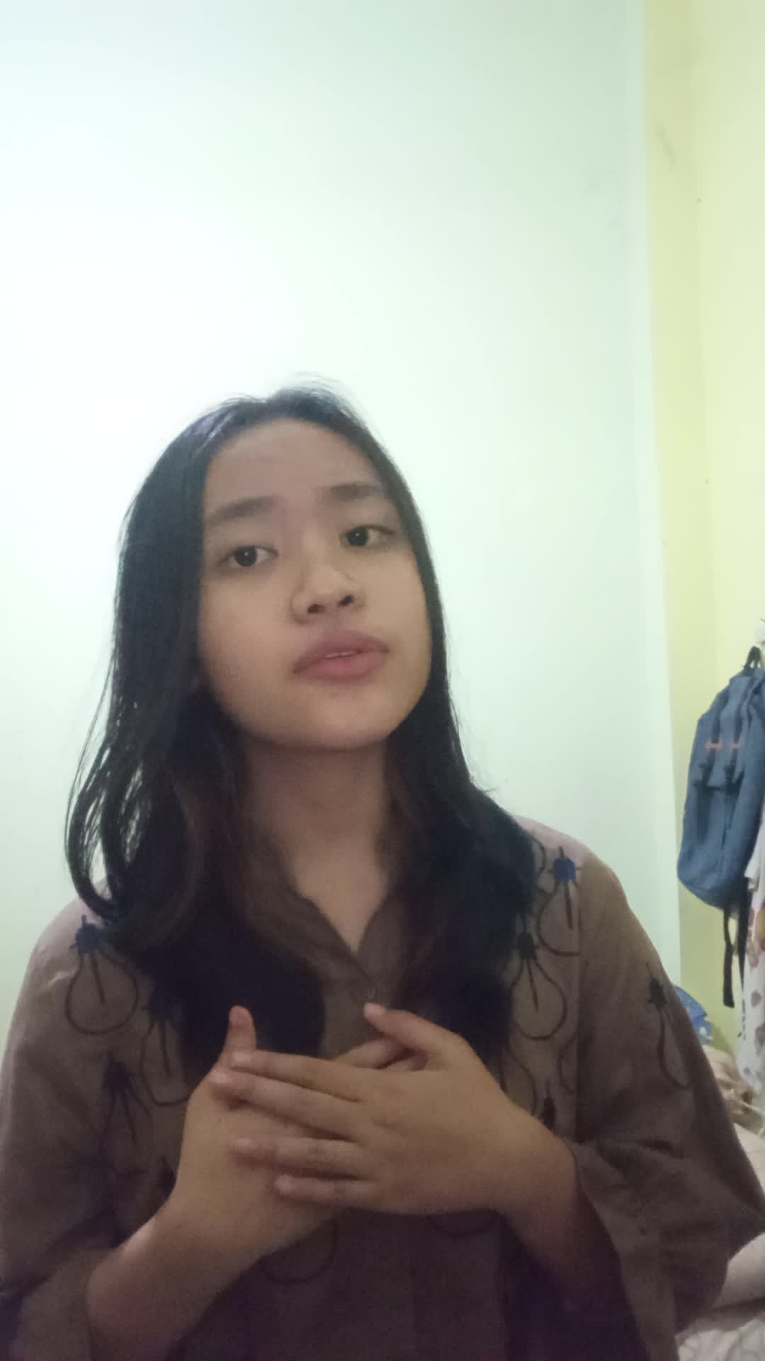 Kdi20210 nama(u.rsyarifah) asal daerah (lumajang jatim) umur (15 th) judul lagu (secawan madu) 
#ONLINEAUDITIONKDI2021
