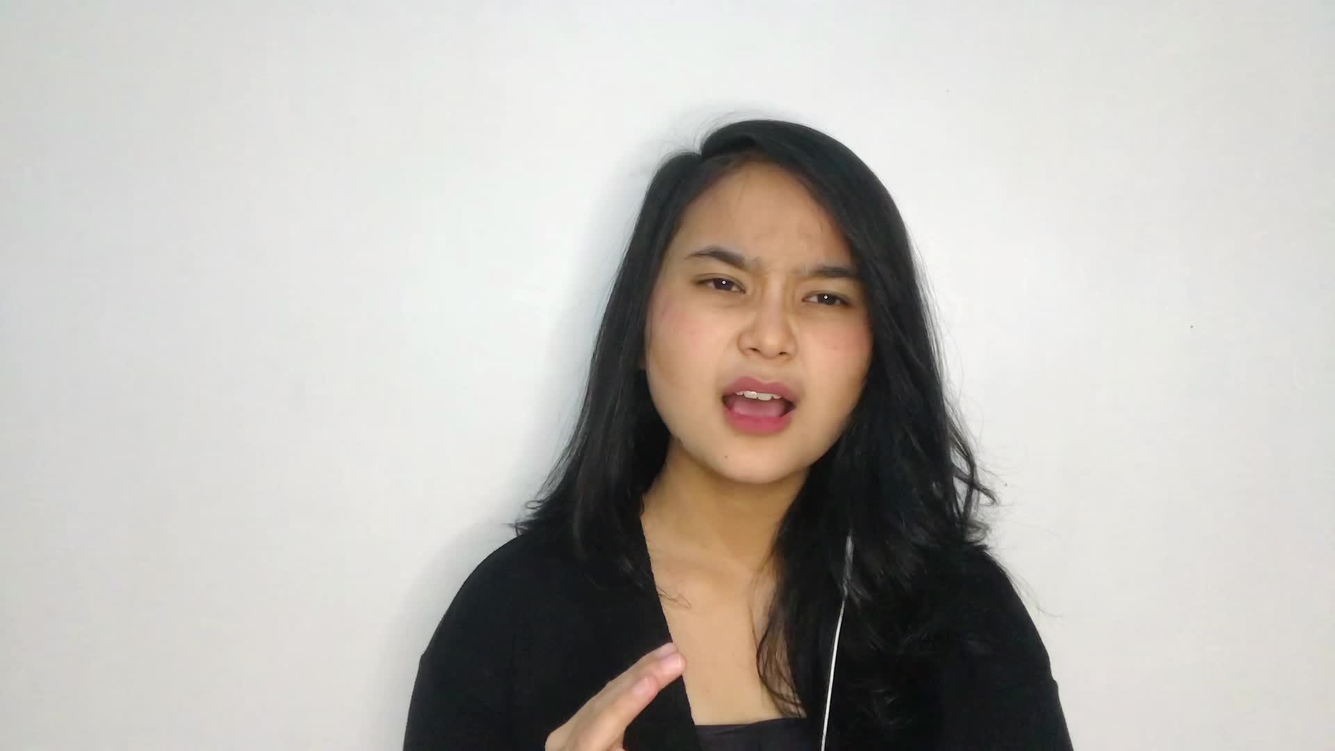 XFI2021 SOLO FATHDINA KARTIKA 20 TAHUN KOTA BATU TENTANG DIRIMU & MY FUTURE (BILLIE EILISH)