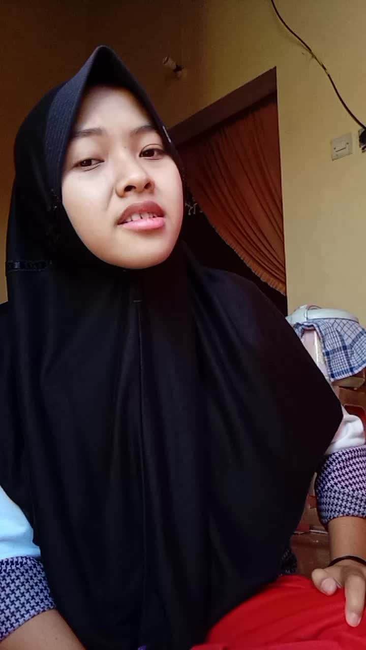 FITRIA INDAH NUR DAMAYANTI/20 TAHUN/BLITAR JAWA TIMUR/PERGI HILANG DAN LUPAKAN