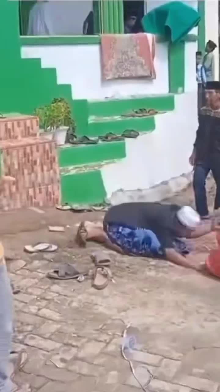 Saking Senengnya Sampe Begitu