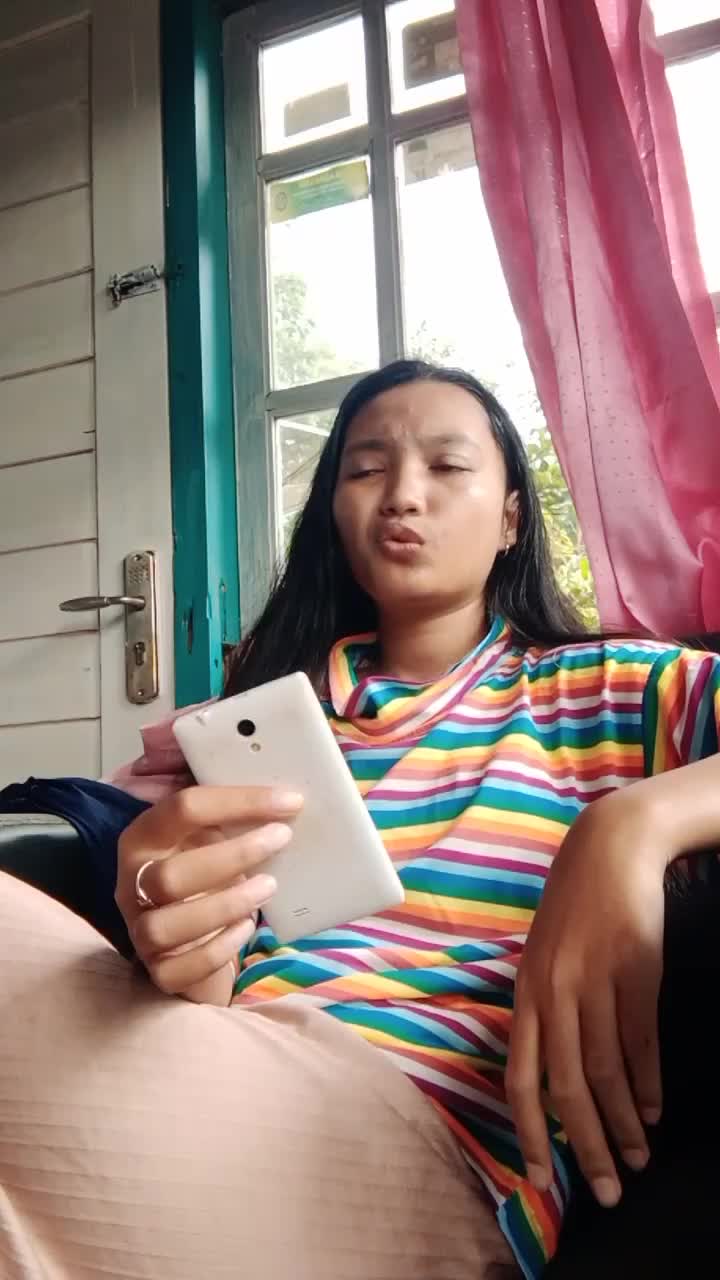 HP Baru Karena Bapak Saya Sudah Malu