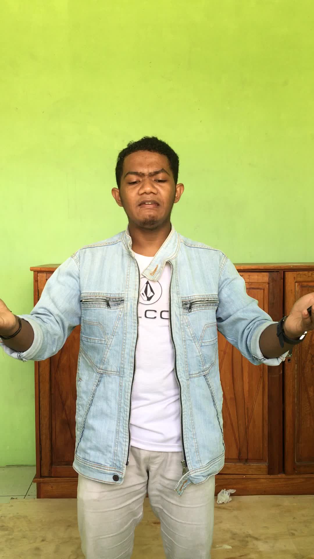 KDI 2021 Makbul Arifin Abdurahman (makbul Alfa) Ende-NTT 21tahun Gejolak asmara 
#OnlineAuditionKDI2021