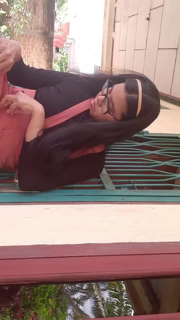 pasang muka sok imut adalah jalan ninjaku saat ditagih uang kos... 