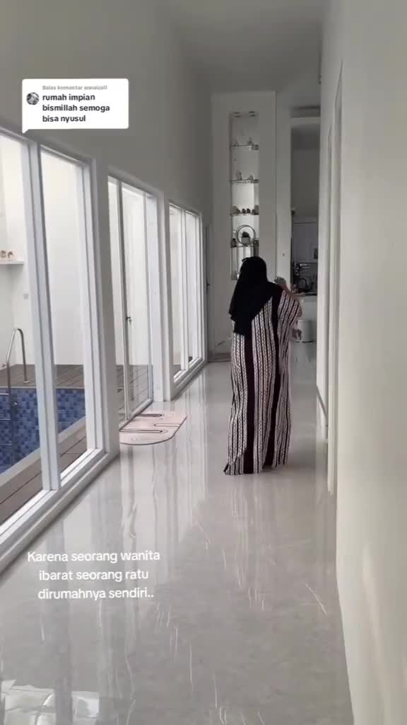 Siapa yang punya cita2 pintu dan horden setinggi itu ??
