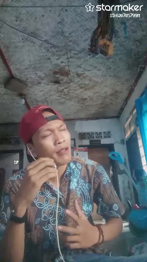 NAMA DEDE HERUL IRAWAN USIA 28 THN NYANYIKAN LAGU UNGU CINTA DALAM HATI 