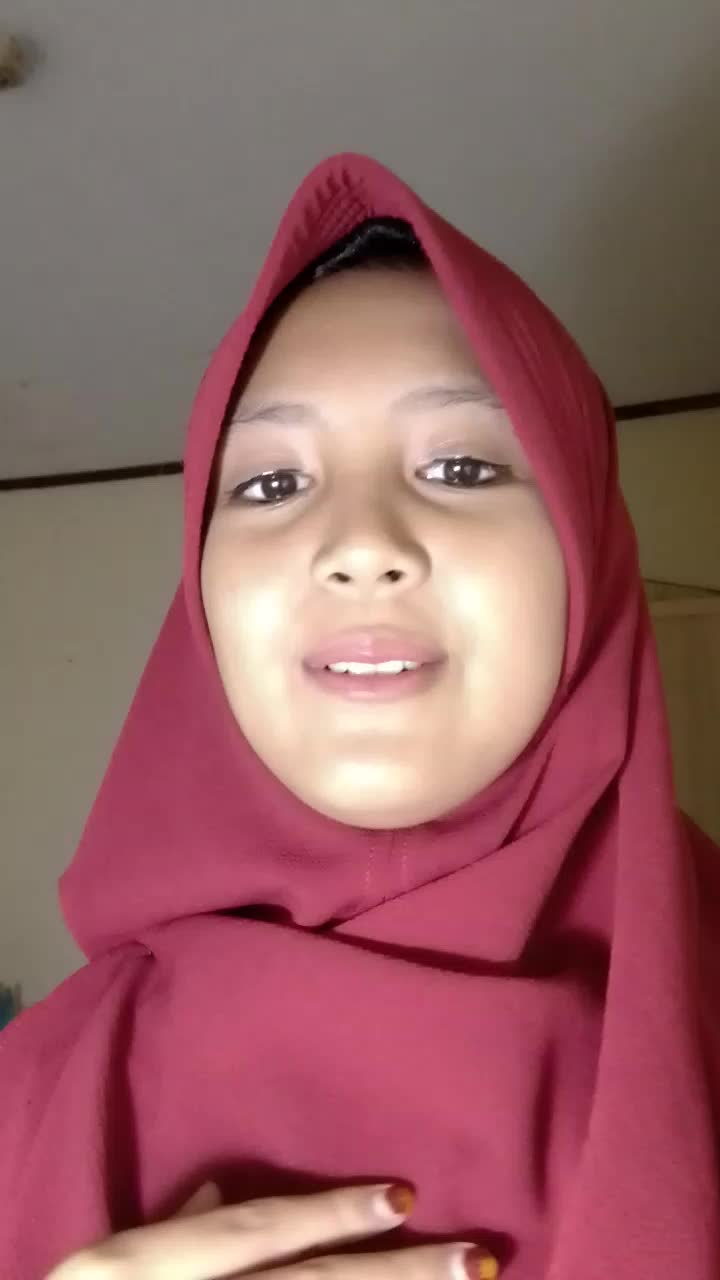 assalamualaikum nama alyssia/15thn/3 SMP/Cinta luar biasa jangan lupa di vote me ya 😉♥️🙏