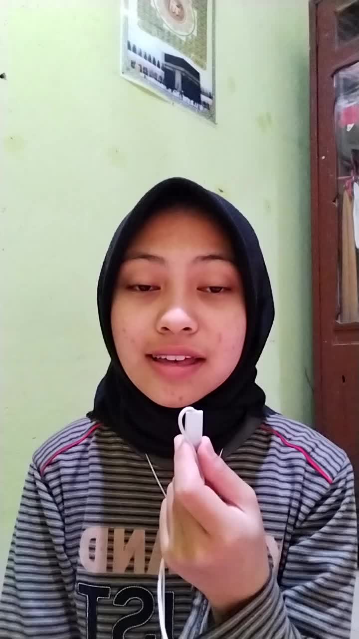 Annisaa Putri Larassati _17 th_Sragen, Jawa Tengah _Ya Badrodin.                    #voiceoframadhangtv.  #voiceoframadhan2022