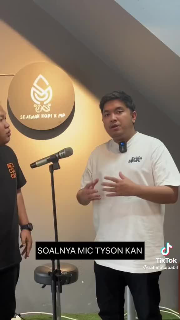 mic mic apa yang bisa nyanyi? Mic Jager