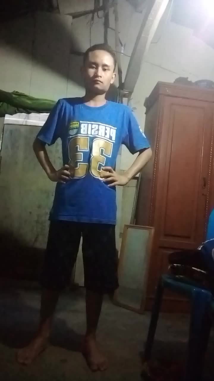 nama:Misbah sabiran umur 17 tahun nomor hp 081318659351