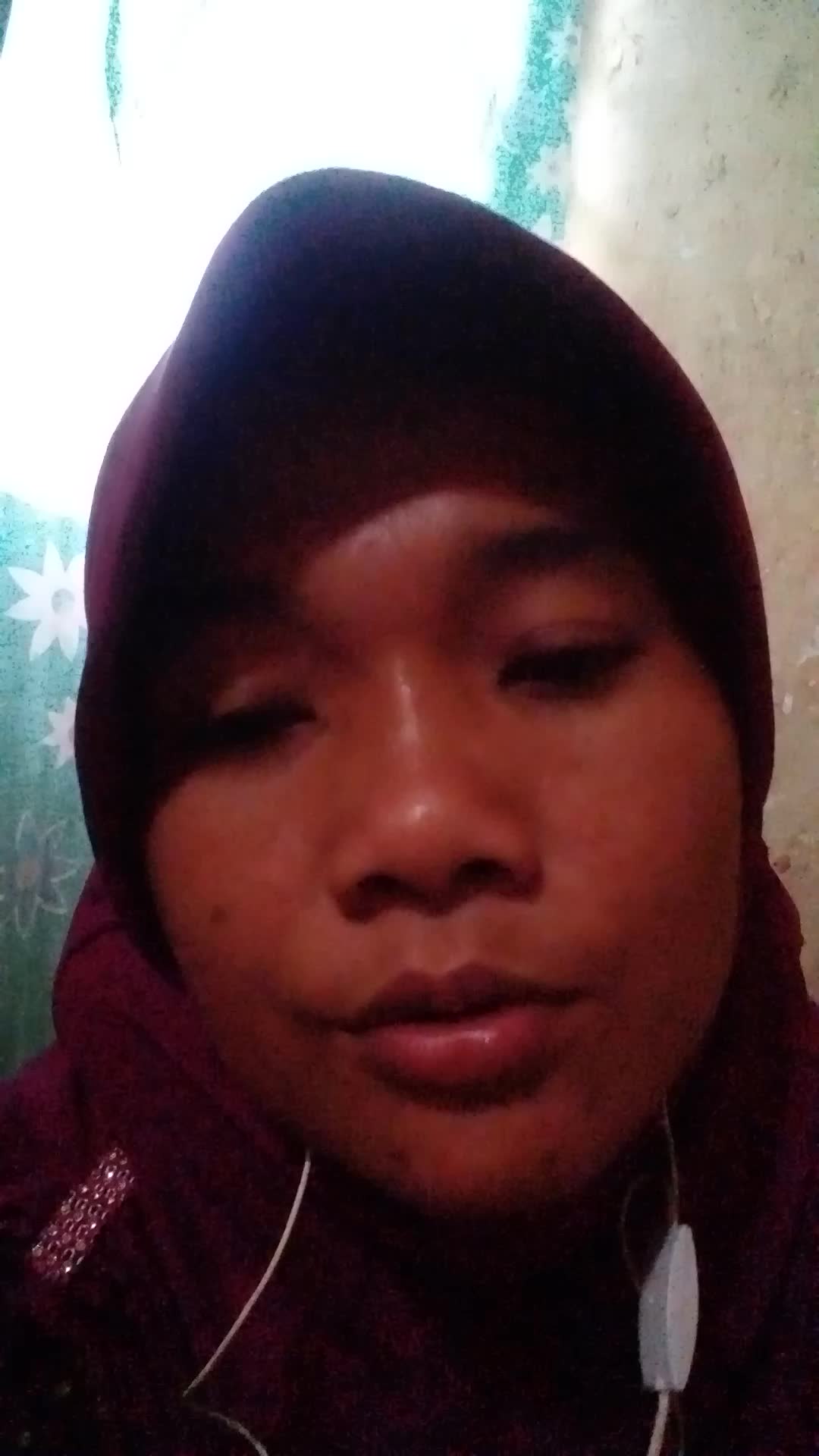 vote aku ya orang magelang dan sekitarnya aku tinggal dipekanbaru aku pasti akan mengingat kalian.