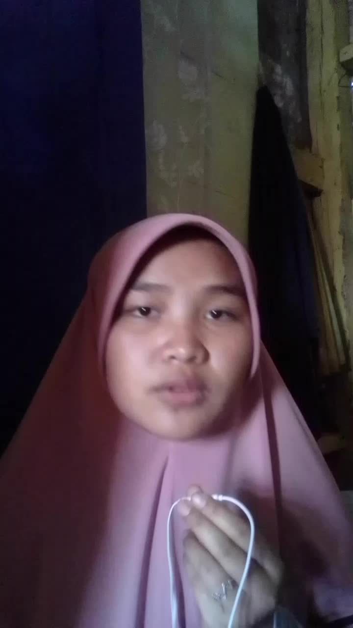 Riva Amelia Putri,16 tahun,Bandung,Qomarun