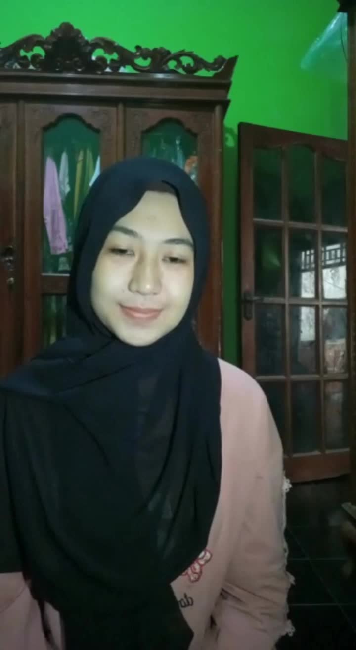 Devia Rani Putri , 18 Tahun , Bekasi, judul lagu HASBUNAALLAH  { jangan mikir gk bisa , bisain sebisa mungkin yang kalian bisa } BISSMILLAH 