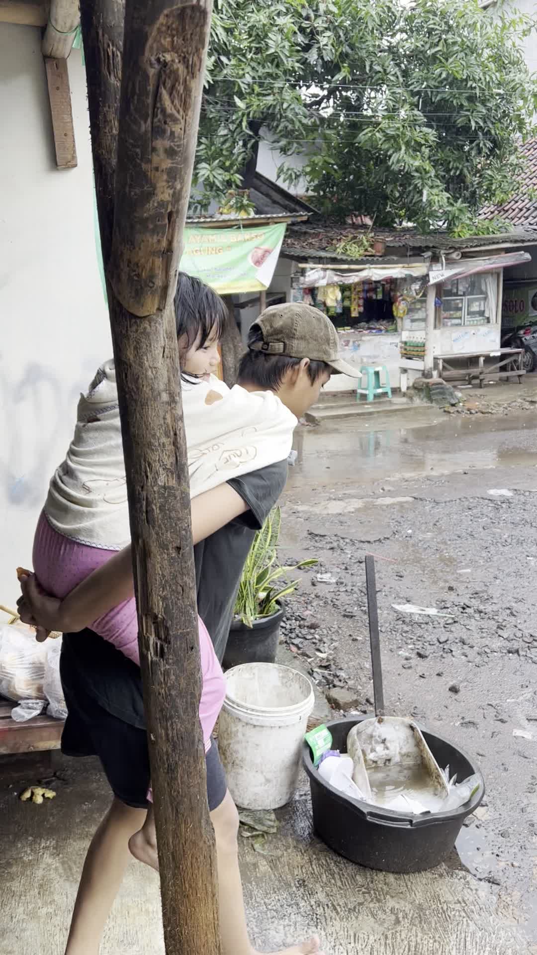 Si bungsu dan ponakan tak gendong kmn mna