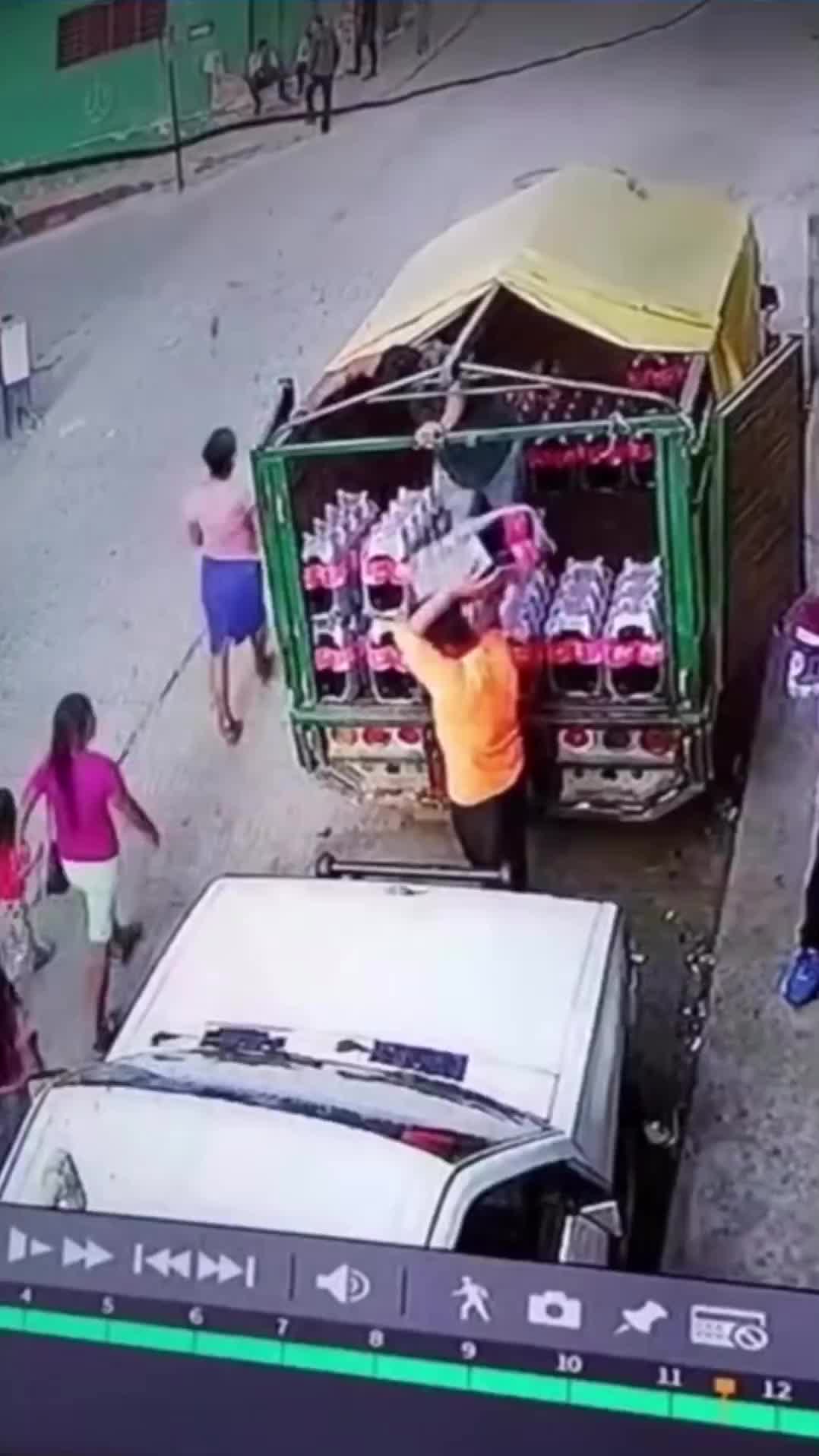 ini mah emang lagi sial