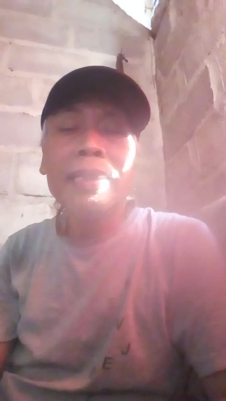 #pagi_pagi menyanyikan lagu dari kerispatih disudut kamar dgjudul"Aku harus jujur"#