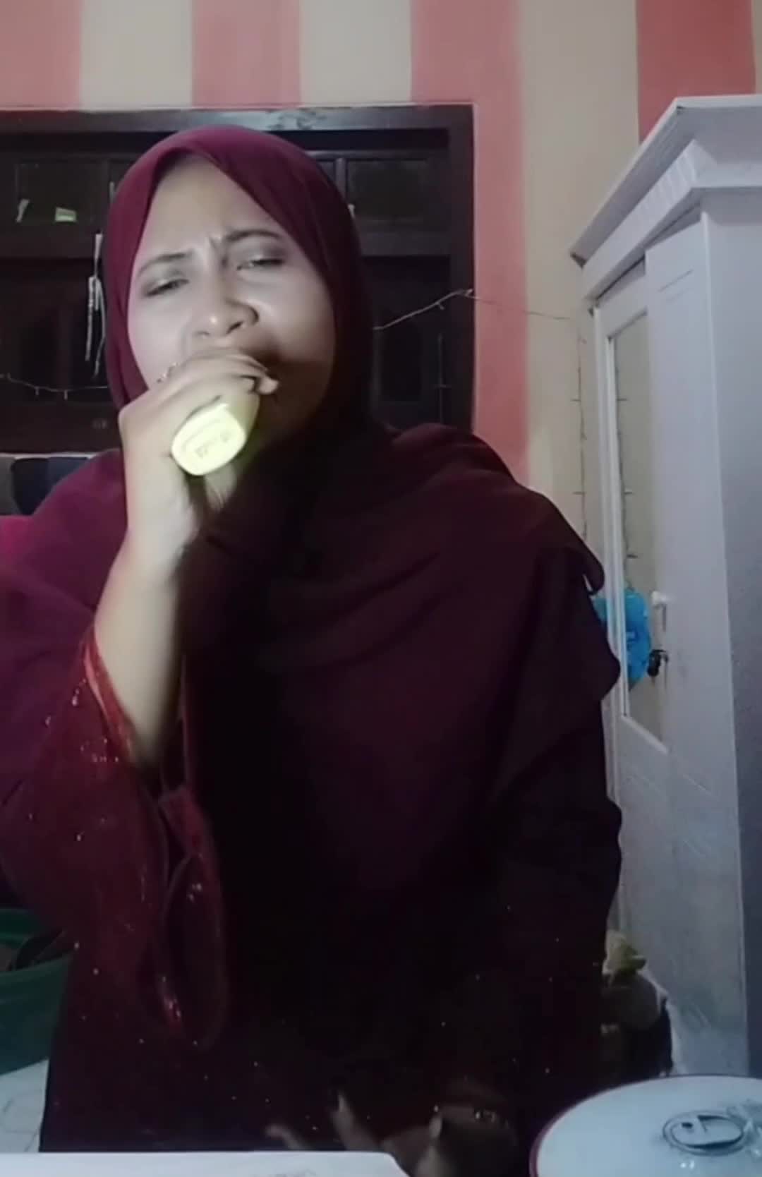 KULEPAS DENGAN IKLAS,Bismillahhirohmannirahim nama saya aisyah putri usia 17,ingin mewujudkan impian dari kecil #OnlineAuditionRisingStarIn