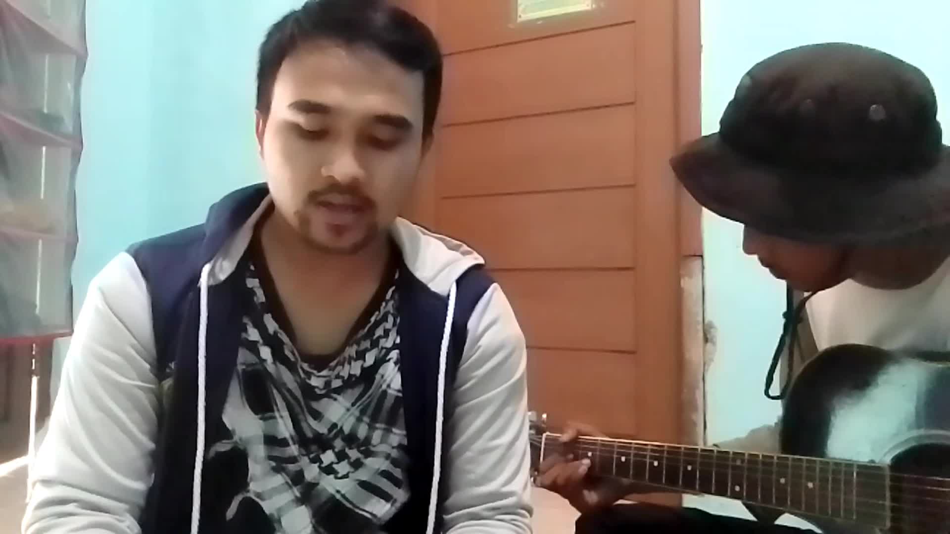 cover song cinta luar biasa andmesh kamaleng jangan lupa di vote sebanyak banyak nya ya  #showmayourvoice #coversongchallenge 